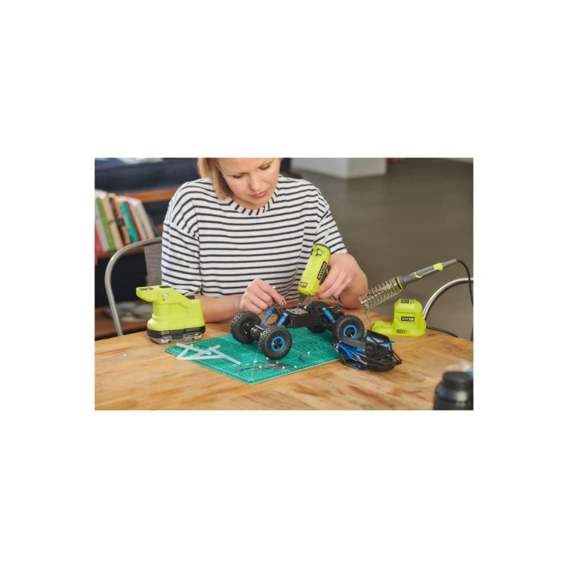 Pistolet à Colle RYOBI 18V One+ - Sans Batterie Ni Chargeur RGLM18-0 5 Pistolet à Colle RYOBI 18V One+ - Sans Batterie Ni Chargeur RGLM18-0 – Image 3